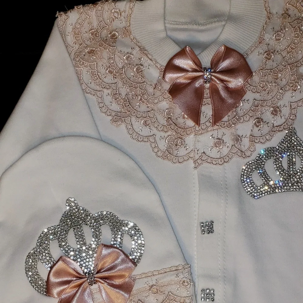 Peach lace and jewels baby set‎